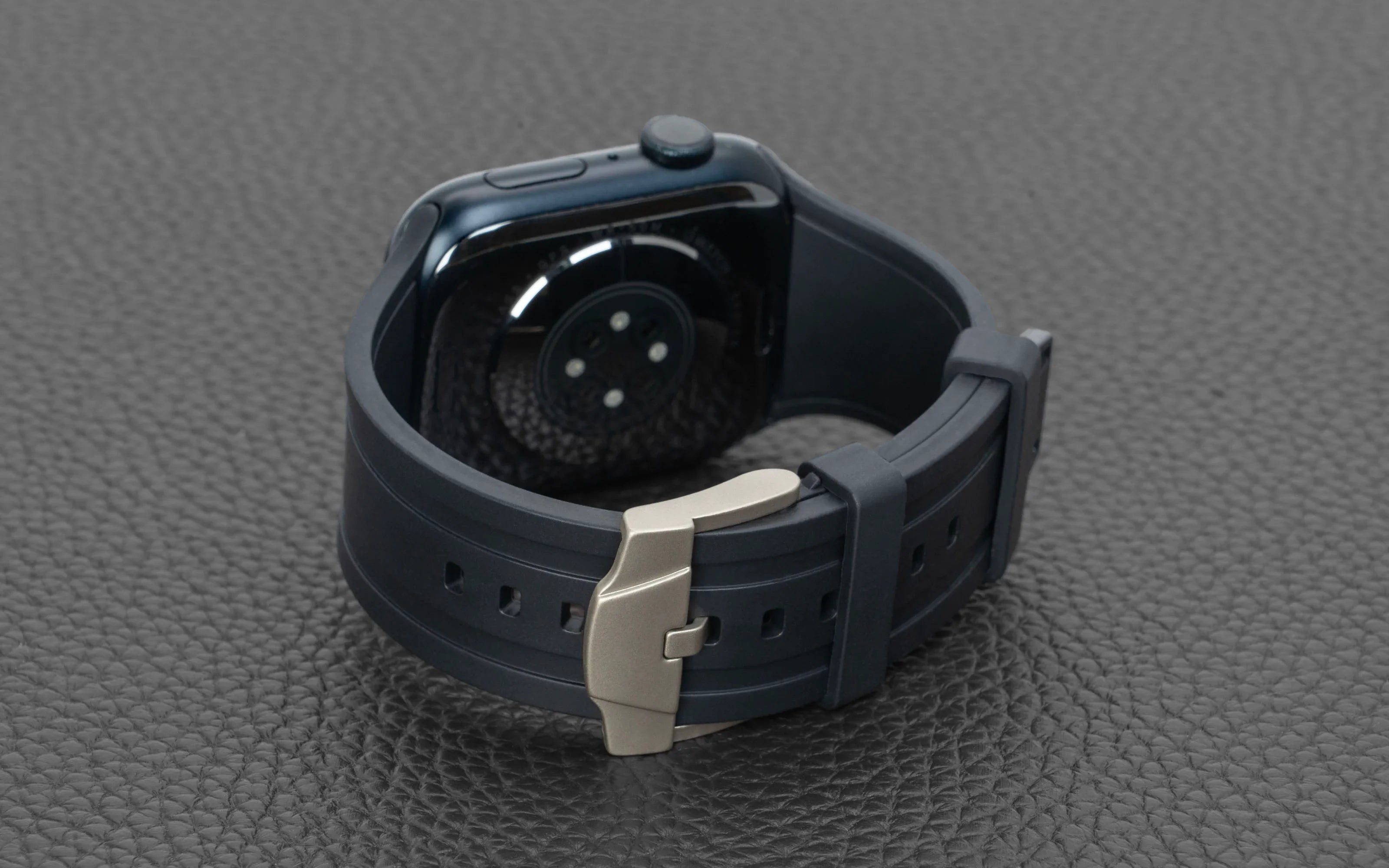 Torrii Watch 49/46/45/44mm Strap Jupiter - Black - Tashqila Torrii Watch 49/46/45/44mm Strap Jupiter - Black - Tashqila